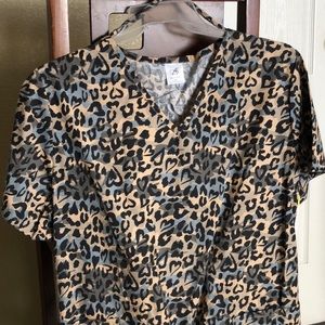 1X cute scrub top. Brand new with tags!